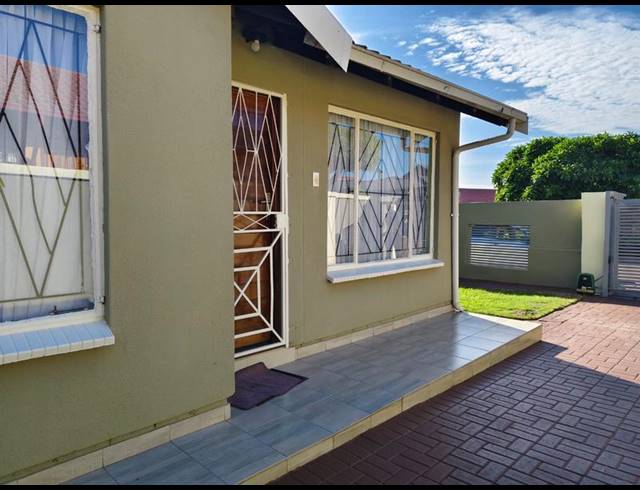 3 BEDROOM HOUSE FOR SALE IN GEELHOUTPARK